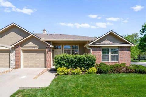 Photo of 18630 W 158th Place #4801, Olathe, KS 66062 (MLS # 2615766)