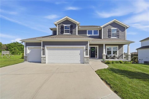 Photo of 9419 NE 98th Terrace, Kansas City, MO 64157 (MLS # 2627623)