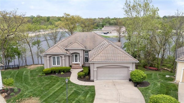 124 TETON RDG, LAKE WINNEBAGO, MO 64034 - Image f5a1aaa02fca4aa0907c8007428ba73f/1731956239