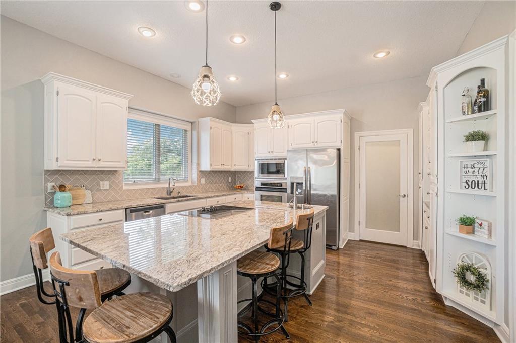 2844 W 143RD Terrace