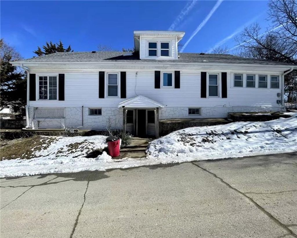 Photo of 512 W 11th Street, Trenton, MO 64683 (MLS # 2592128)