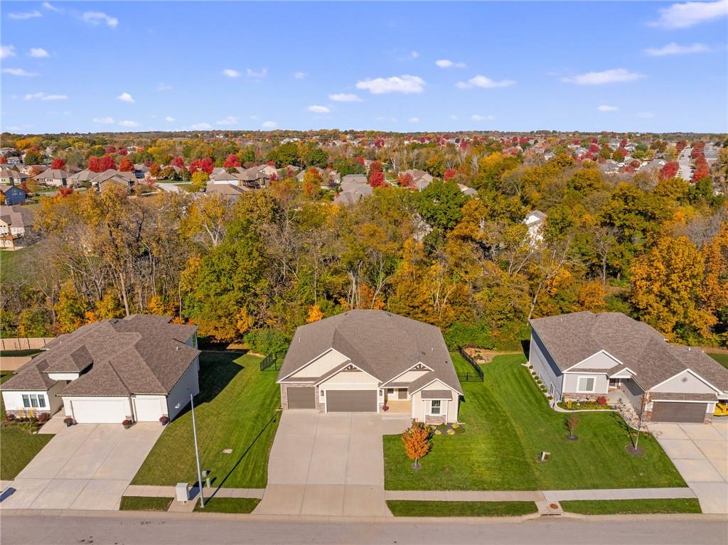 804 NW Hickory Ridge Drive