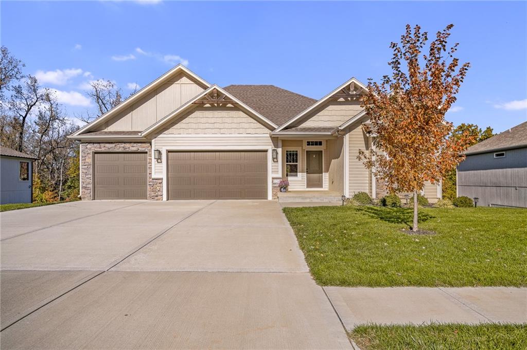 804 NW Hickory Ridge Drive