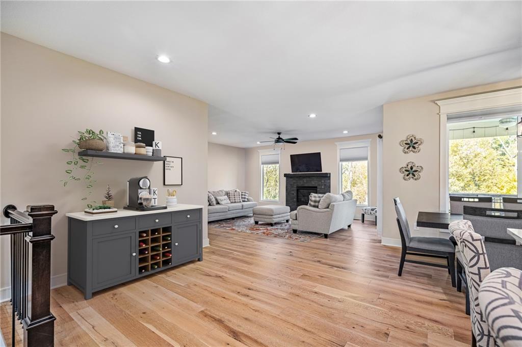 804 NW Hickory Ridge Drive