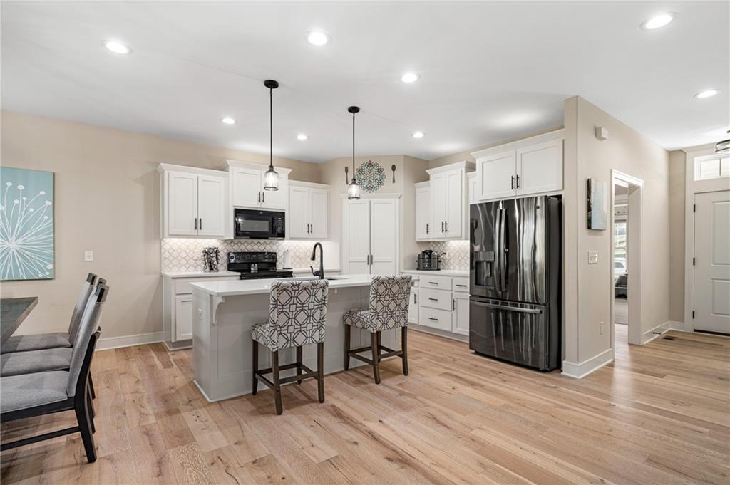 804 NW Hickory Ridge Drive