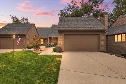 Photo of 10330 S Clubside Court, Olathe, KS 66061 (MLS # 2643382)
