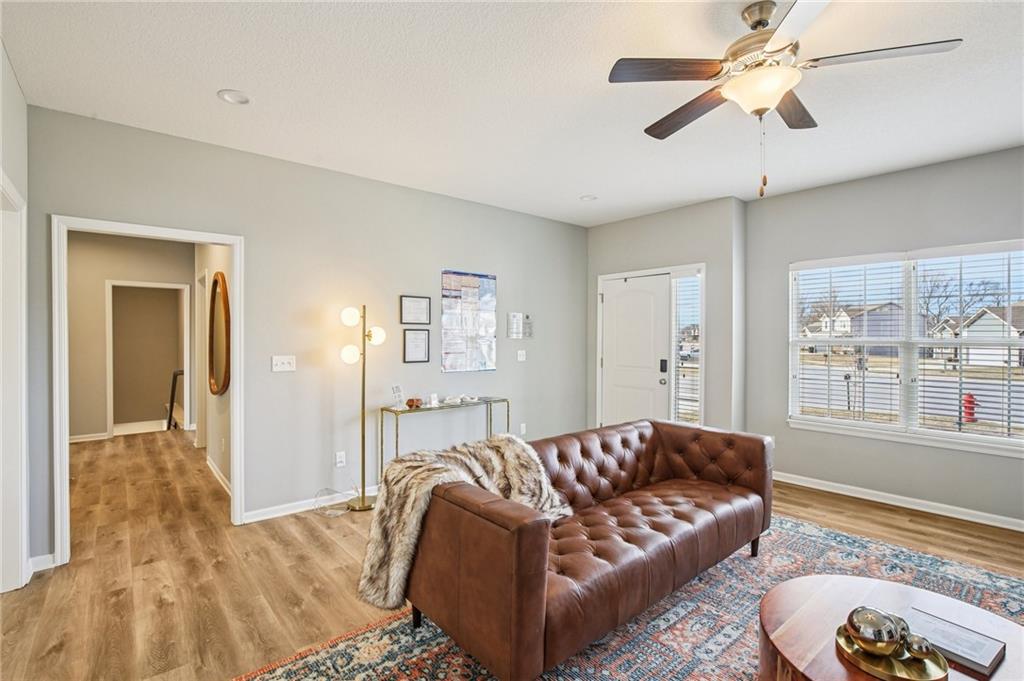 1207 NW Hilltop Lane