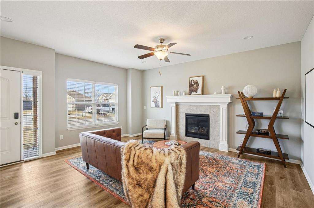 1207 NW Hilltop Lane