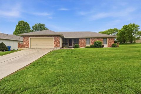 Photo of 6720 N Indiana Avenue, Kansas City, MO 64119 (MLS # 2612812)