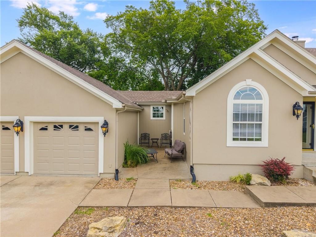 Photo of 1955 BIRMINGHAM Road, Liberty, MO 64068 (MLS # 2552945)