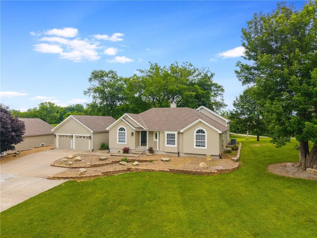 Photo of 1955 BIRMINGHAM Road, Liberty, MO 64068 (MLS # 2552945)
