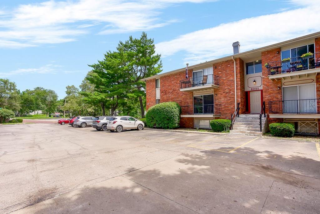 8221 Santa Fe Drive 12