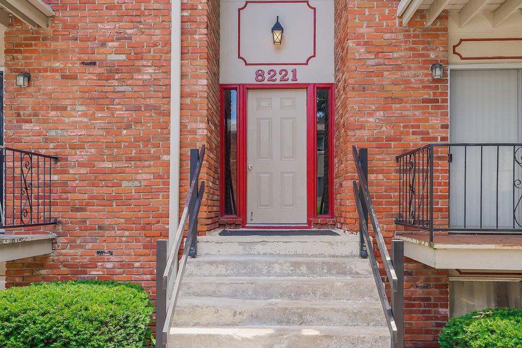 8221 Santa Fe Drive 12