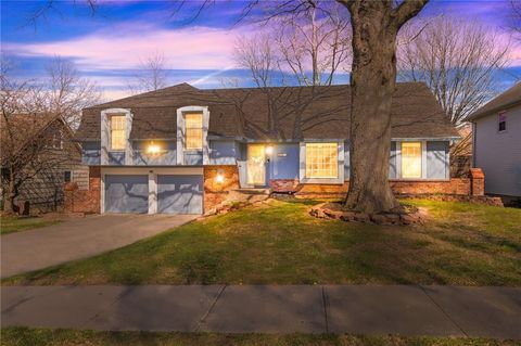 9719 Melrose Street Overland Park KS 66214