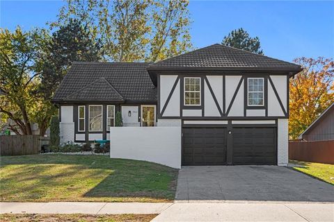 1905 E Stratford Road, Olathe, KS 66062 - #: 2543152