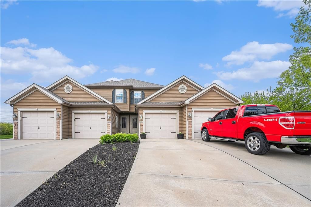 Photo of 11684 N Ewing Avenue, Kansas City, MO 64156 (MLS # 2592697)