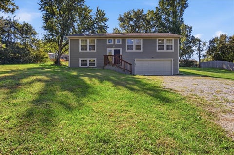 Photo of 913 Susquehanna Ridge, Independence, MO 64056 (MLS # 2646198)