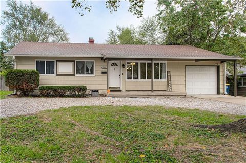 Photo of 8803 MANCHESTER Avenue, Kansas City, MO 64138 (MLS # 2581662)