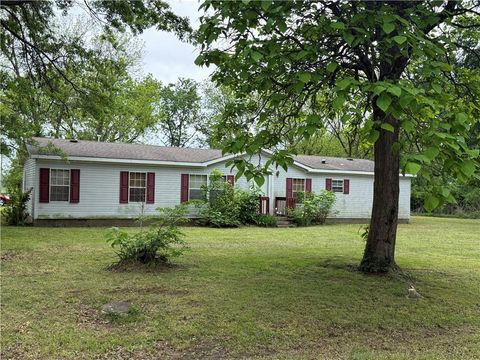 Photo of 401 W Larch Street, Cherokee, KS 66724 (MLS # 2616575)