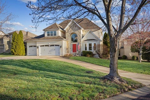 Photo of 10908 W 144th Street, Overland Park, KS 66221 (MLS # 2627185)
