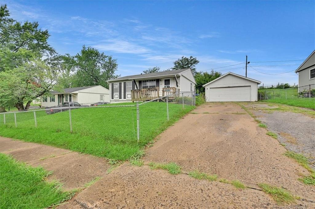 426 N 83rd Place