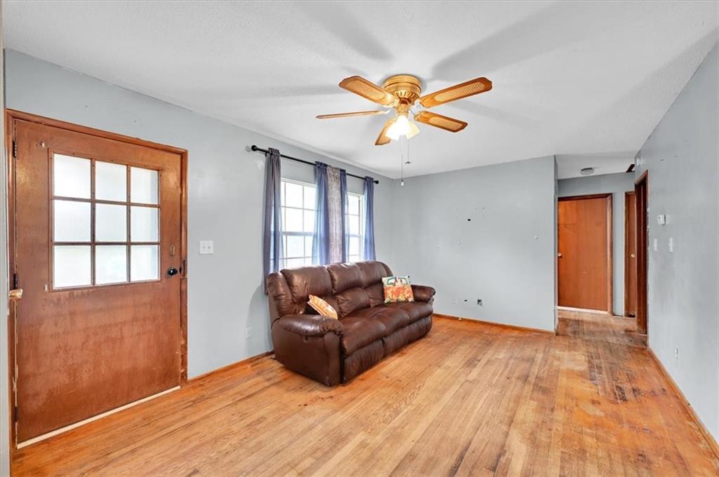 426 N 83rd Place