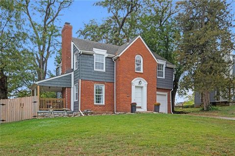 1719 E 76th Street, Kansas City, MO 64131 - #: 2582246