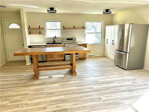1017 NW Berkshire Drive, Blue Springs, MO 64015 - MLS#: 2544035