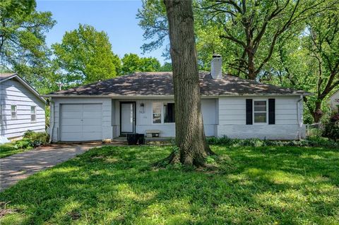 7631 Charlotte Street Kansas City MO 64131
