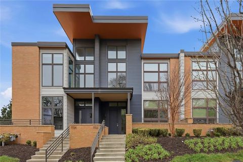 Photo of 1722 Madison Avenue, Kansas City, MO 64108 (MLS # 2611842)