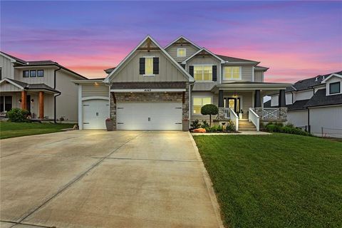 16563 S Lichtenauer Drive Olathe KS 66062