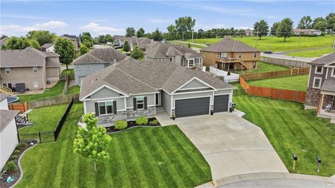 Photo of 1313 NW Brentwood Drive, Grain Valley, MO 64029 (MLS # 2619186)
