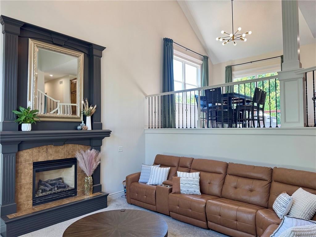 112 S Westglen Drive
