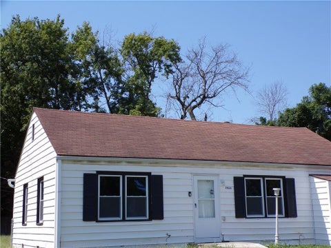 Photo of 7924 Prospect Avenue, Kansas City, MO 64132 (MLS # 2639436)
