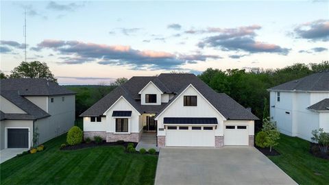 Photo of 2021 NE Bluestone Drive, Lees Summit, MO 64064 (MLS # 2617542)