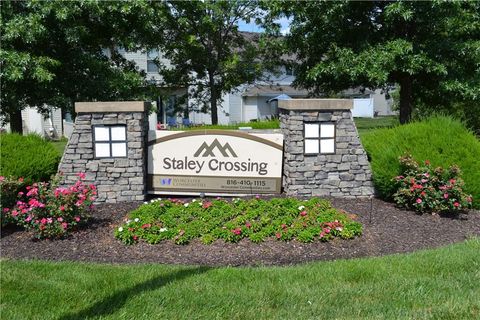 Photo of 20 NW 95th Place, Kansas City, MO 64155 (MLS # 2628688)