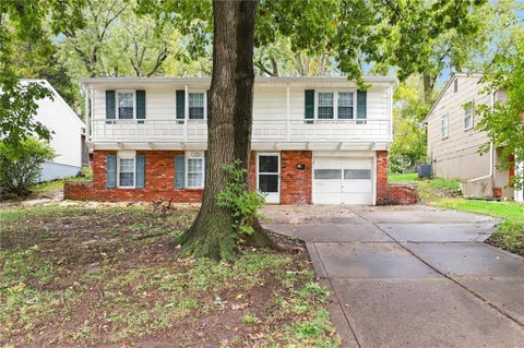 Photo of 5149 N Palmer Avenue, Kansas City, MO 64119 (MLS # 2647625)