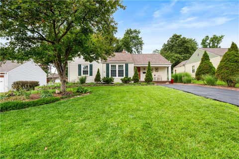 Photo of 5824 Floyd Street, Overland Park, KS 66202 (MLS # 2627812)