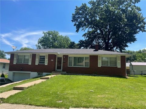 Photo of 1601 N 81ST Terrace, Kansas City, KS 66112 (MLS # 2626558)
