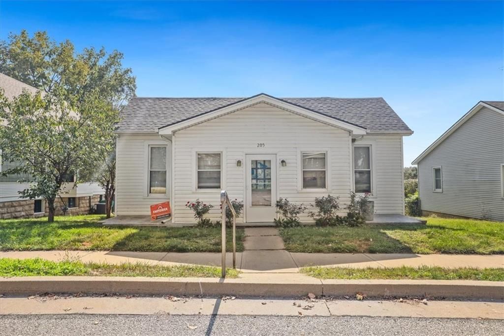 Photo of 205 High Street, Platte City, MO 64079 (MLS # 2607563)
