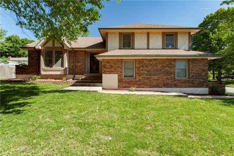 613 NE Locust Drive, Blue Springs, MO 64014 - #: 2610120