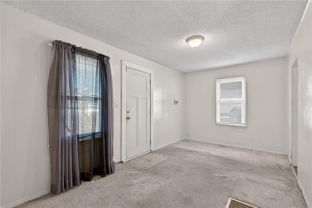 Photo of 2139 N 33rd Street, Kansas City, KS 66104 (MLS # 2592647)