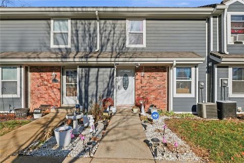 232 NE Bayview Drive, Lee\'s Summit, MO 64064 - MLS#: 2595310