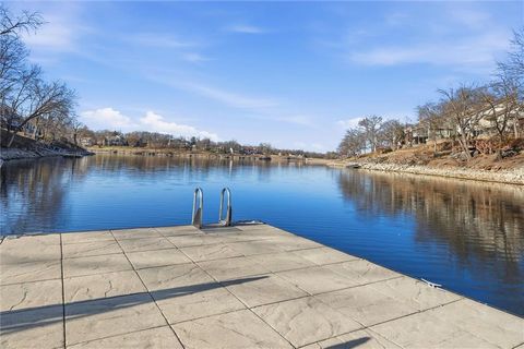 232 NE Bayview Drive, Lee\'s Summit, MO 64064 - #: 2595310