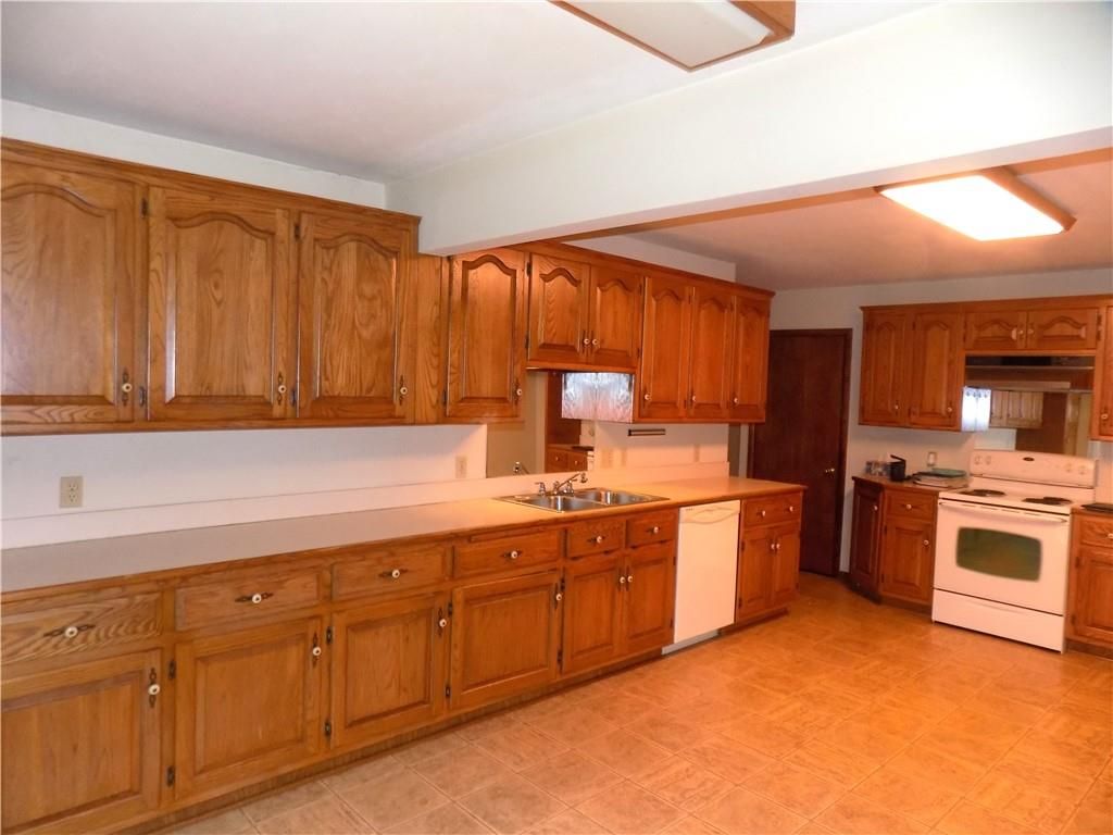 Photo of 1444 S Elm Street, Ottawa, KS 66067 (MLS # 2592548)