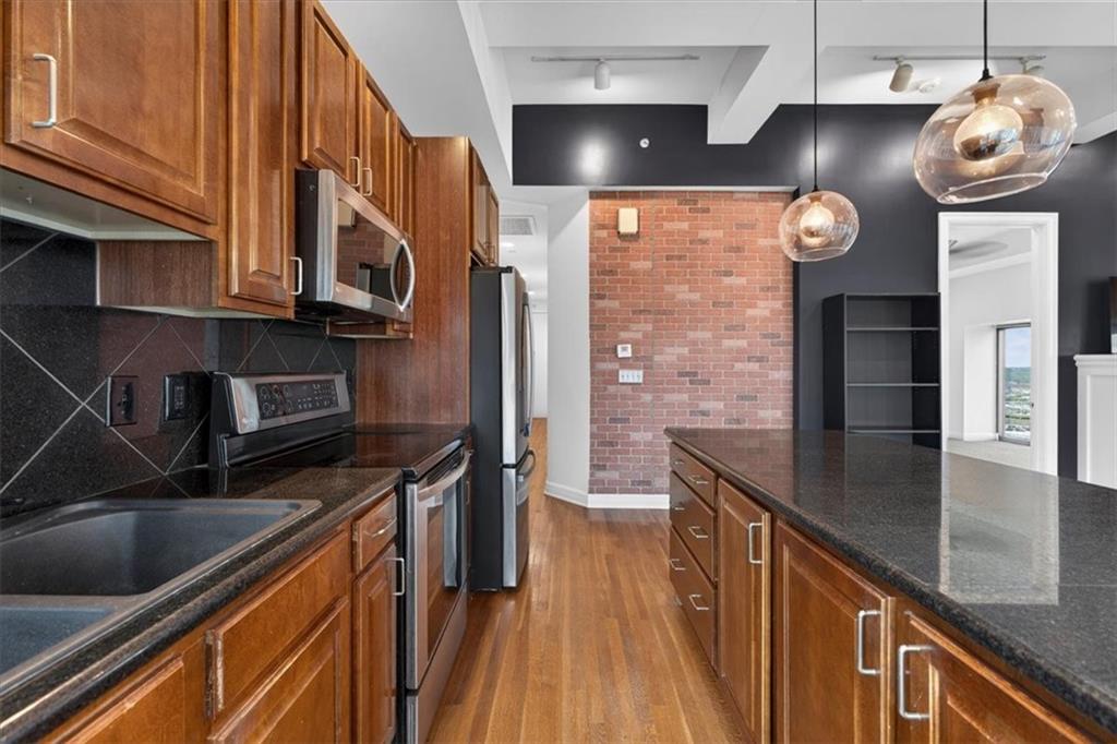 1101 Walnut Street 1207
