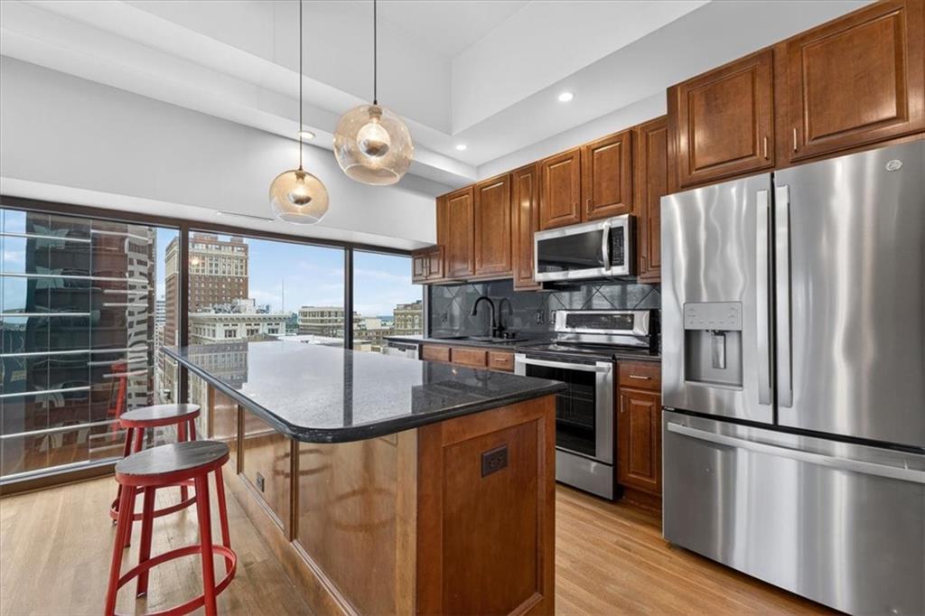 1101 Walnut Street 1207