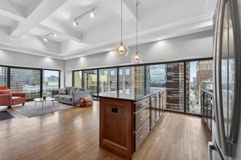 Photo of 1101 Walnut Street #1207, Kansas City, MO 64106 (MLS # 2625762)