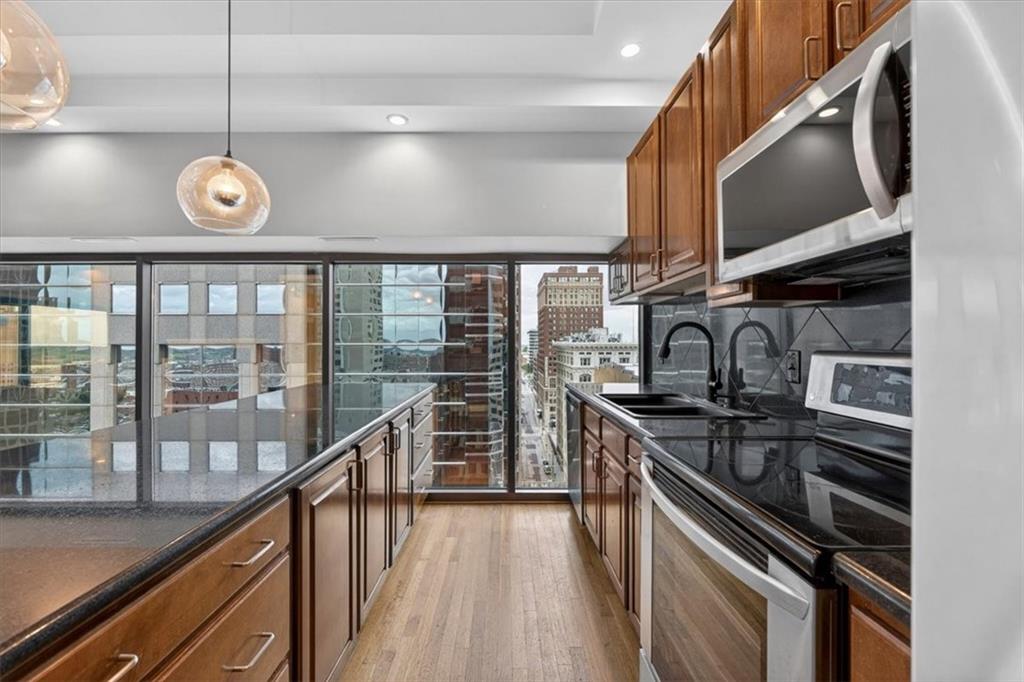1101 Walnut Street 1207