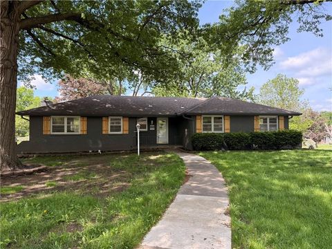 6100 Englewood Avenue, Raytown, MO 64133 - #: 2562168